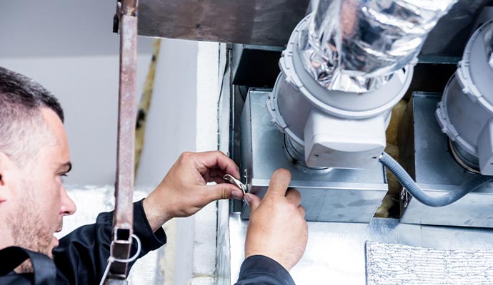 Professional repairs duct